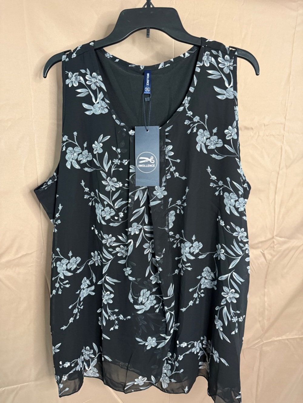 NWT Iwollence Black and Grey Florial Sleeveless Top 3X